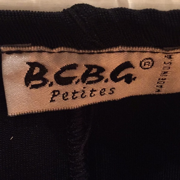 Women’s petite black short skirt - Picture 2 of 3